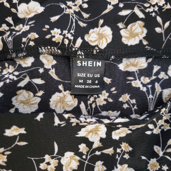 🐸$2🐸Mini Skirt - Picture 4 of 4